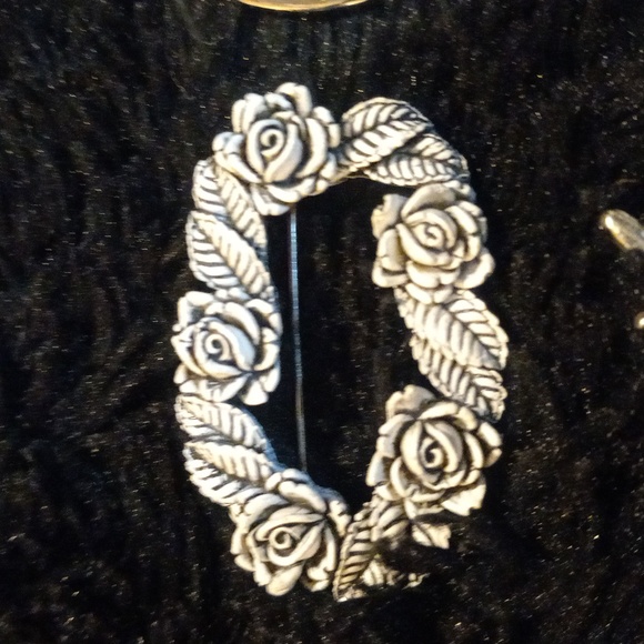 Q-18 brooche lot 5 differant type brooches - Picture 5 of 6